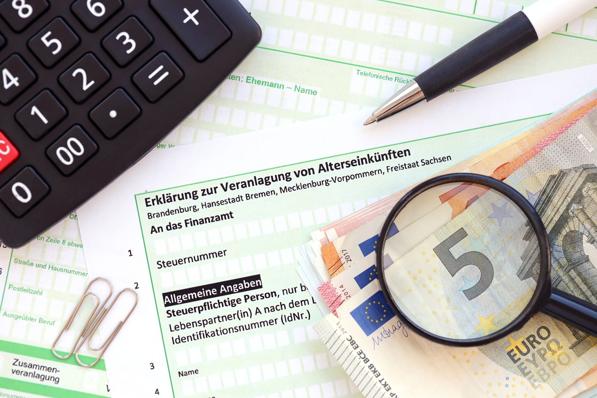 German statement on the assessment of retirement income with calculator